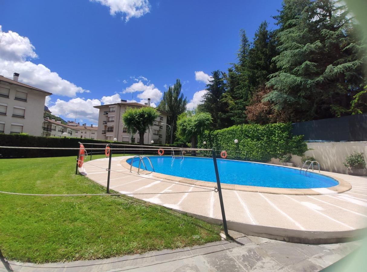 Apartamento Alba Jaca Exterior photo